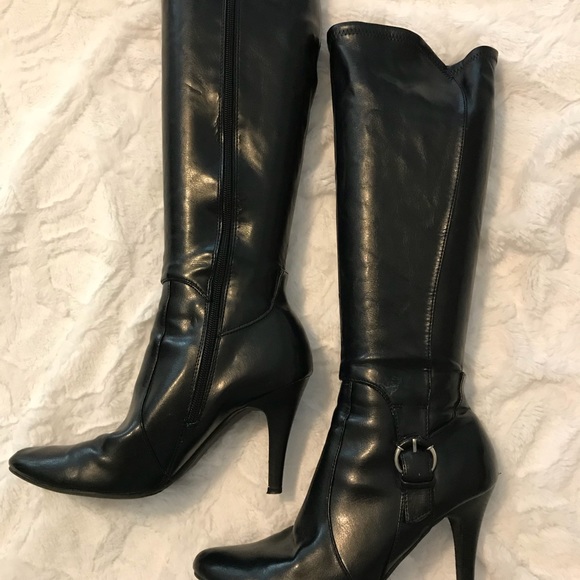 Shoes - FINAL PRICE. 👢 New Directions Boots